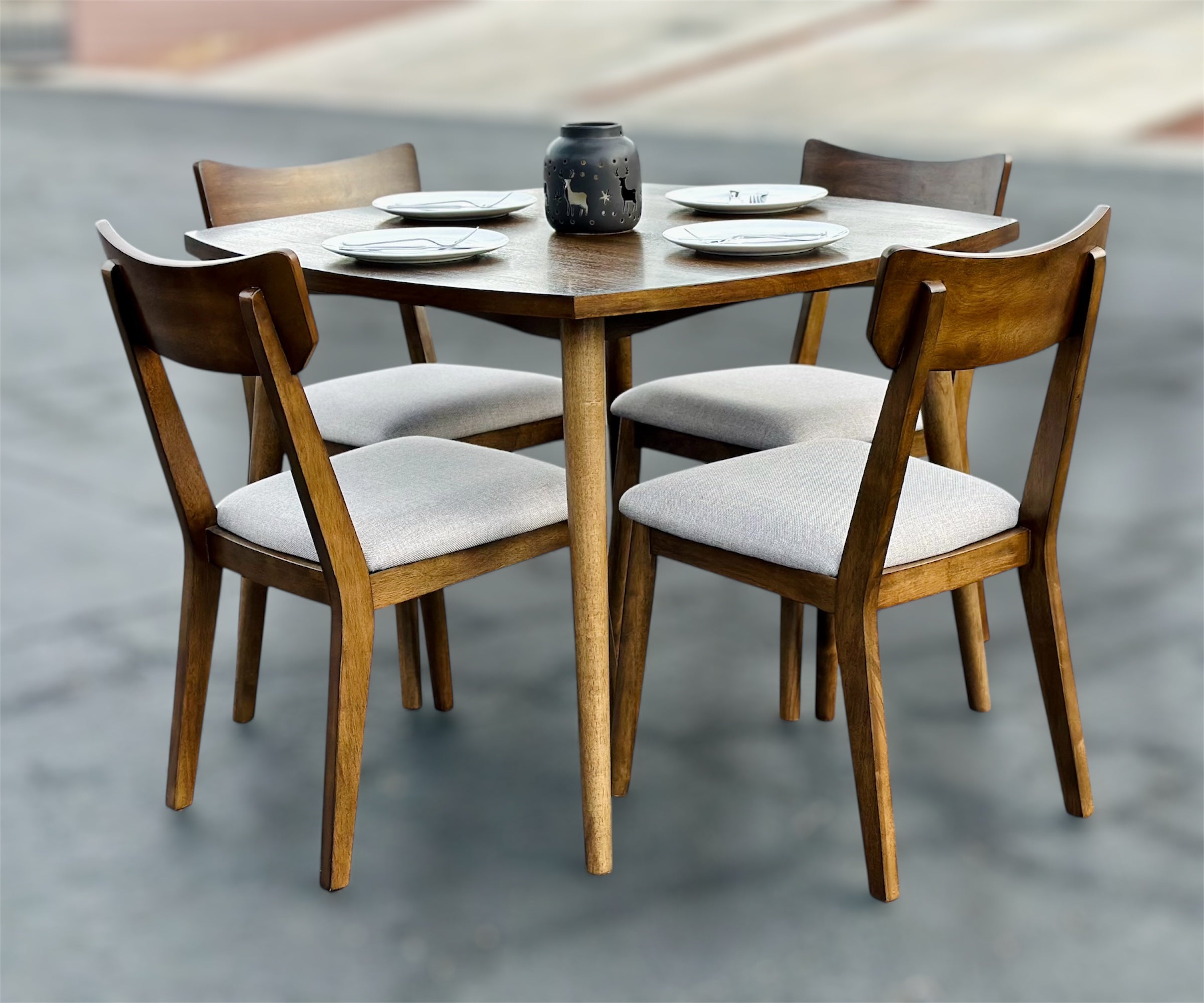Beautiful Walnut MCM 5 Piece Dining Table & Chairs