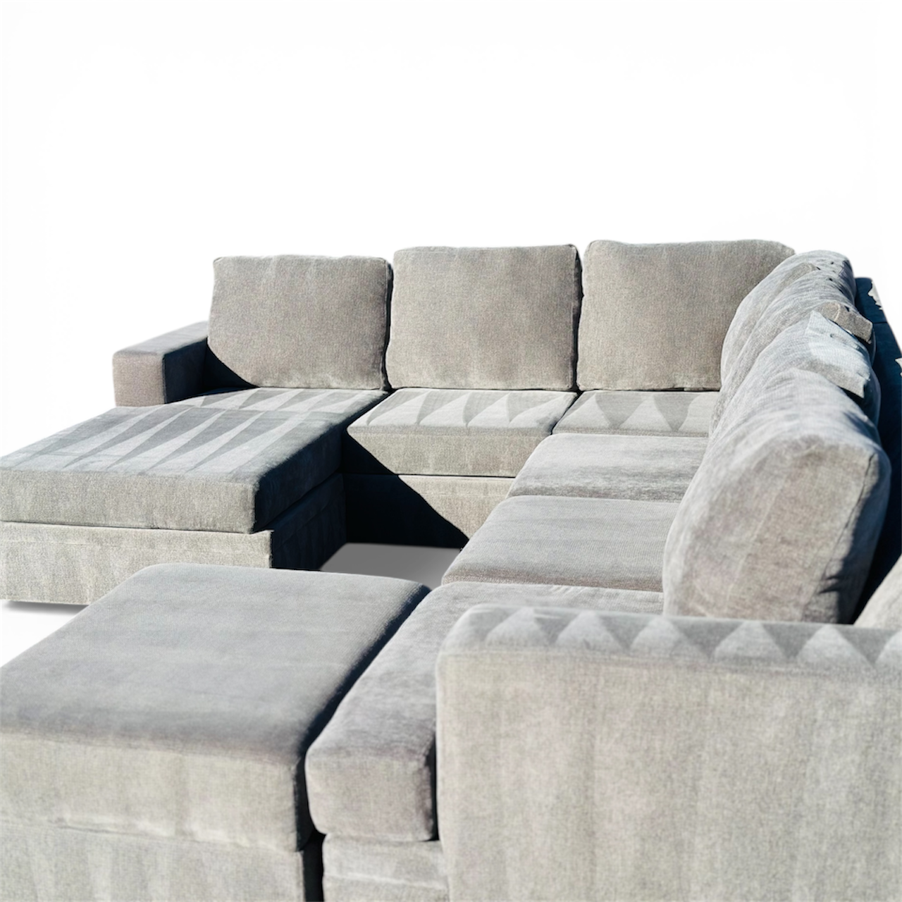 Beautiful Large U Shape Sectional with Reversible Chaise and Ottoman