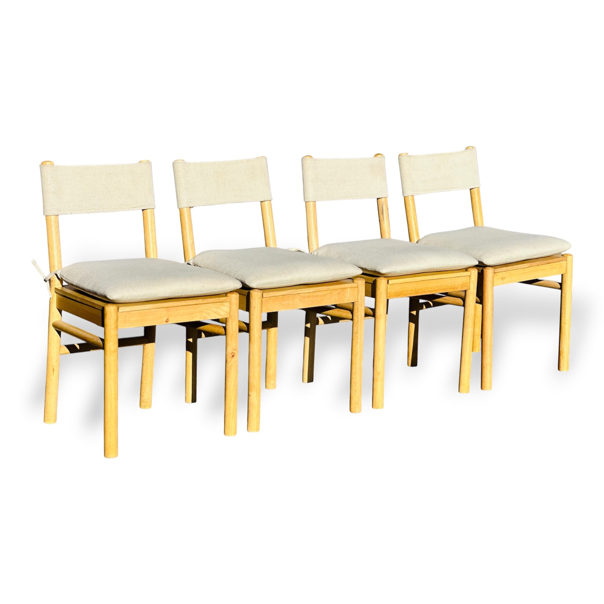 Beautiful 4 Piece Dining Chairs Light Wood with Off White Fabric Threshold Brand