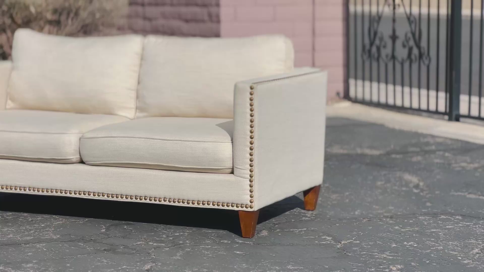 Beautiful Cream Off-White Lazy Boy Sofa